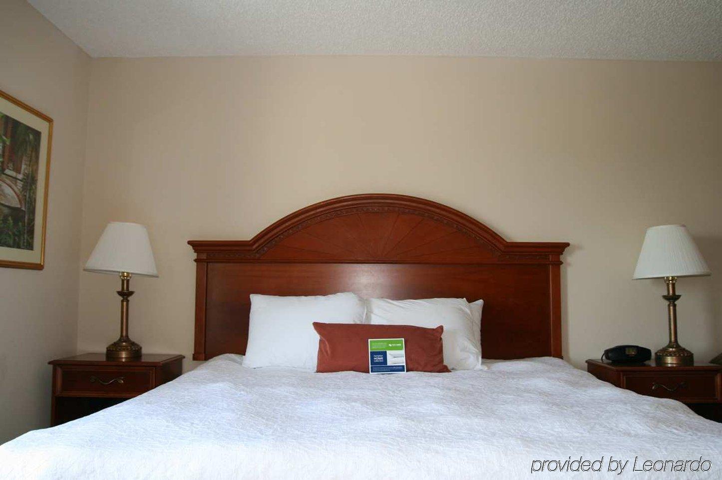 Hampton Inn Titusville/I-95 Kennedy Space Center Room photo