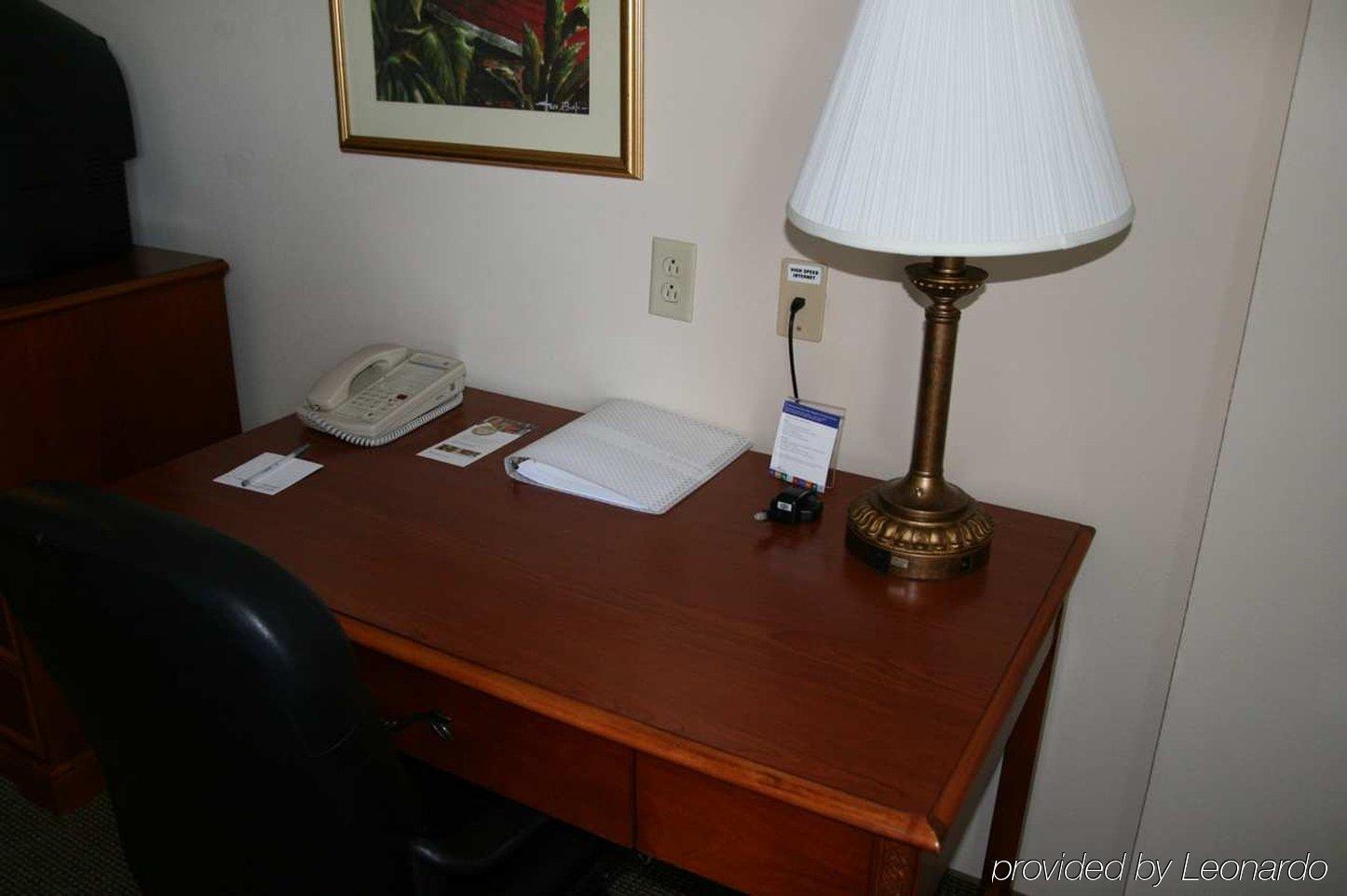 Hampton Inn Titusville/I-95 Kennedy Space Center Room photo
