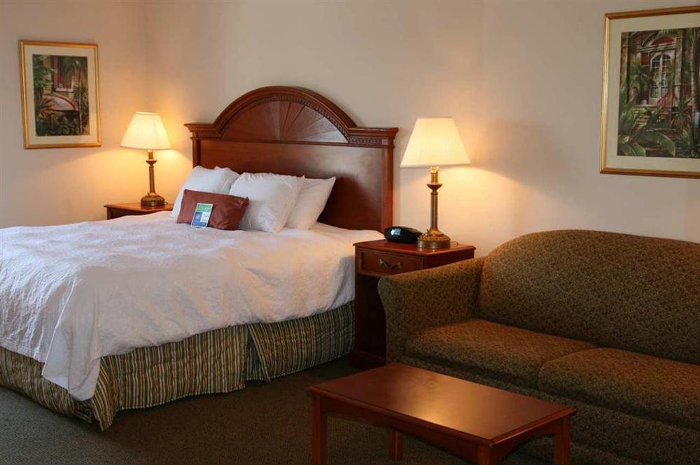 Hampton Inn Titusville/I-95 Kennedy Space Center Room photo